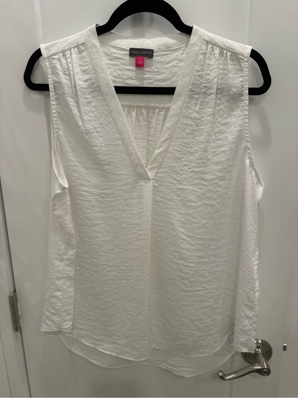 Vince Camuto White Sleeveless V-Neck Camisole Top